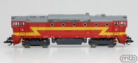 [Lokomotivy] &rarr;&nbsp;[Motorov�]&nbsp;&rarr;&nbsp;[T478.3 &bdquo;Brejlovec&rdquo;]&nbsp;&rarr;&nbsp;TT753-308: dieselov� lokomotiva �erven� se �lut�mi blesky, �ed� st�echa