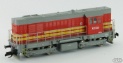 [Lokomotivy] &rarr;&nbsp;[Motorov�]&nbsp;&rarr;&nbsp;[T466.2/T448.0]&nbsp;&rarr;&nbsp;TT740-800: dieselov� lokomotiva �erven� se �lut�mi prou�ky, �ed� st�echa, r�m a pojezd