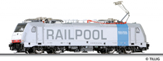 [Lokomotivy] &rarr;&nbsp;[Elektrick�]&nbsp;&rarr;&nbsp;[BR 186]&nbsp;&rarr;&nbsp;04903: b�l� s modr�m svisl�m p�sem &Prime;RAILPOOL GmbH&Prime;