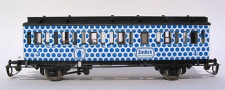[Osobn� vozy] &rarr;&nbsp;[Sp�n� a osobn�]&nbsp;&rarr;&nbsp;[3-os� odd�lov�]&nbsp;&rarr;&nbsp;TP-1045: odd�lov� osobn� v�z b�l� s modr�m potiskem a �ernou st�echou „Linde&prime;s Kaffee-Ersatz-Mischung“