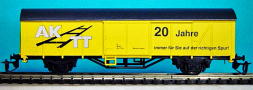 [N�kladn� vozy] &rarr;&nbsp;[Kryt�]&nbsp;&rarr;&nbsp;[2-os� Gbs]&nbsp;&rarr;&nbsp;: kryt� n�kladn� v�z �lut� s �edou st�echou „20 Jahre AKTT“