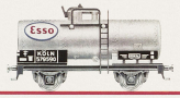 [N�kladn� vozy] &rarr;&nbsp;[Cisternov�]&nbsp;&rarr;&nbsp;[2-os� R]&nbsp;&rarr;&nbsp;[5]00215: kotlov� v�z st��brn� s logem „Esso“