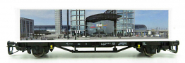 [N�kladn� vozy] &rarr;&nbsp;[N�zkost�nn�]&nbsp;&rarr;&nbsp;[2-os� kontejnerov� Lgs 579]&nbsp;&rarr;&nbsp;72402: n�kladn� plo�inov� v�z �ern� s jedn�m kontejnerem 40&prime; s reklamn�m potiskem „10 Jahre Hbf Berlin“