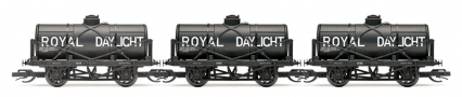 [Soupravy] &rarr;&nbsp;[N�kladn�]&nbsp;&rarr;&nbsp;TT6046: set t�� voz� kotlov�ch voz� „ROYAL DAYLIGHT“